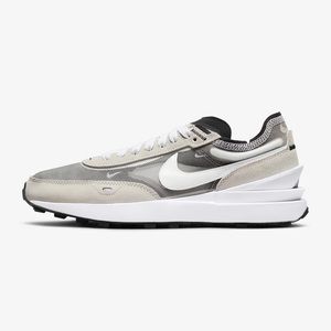 Nike sneakers size11, man size 9, in perfect condition.